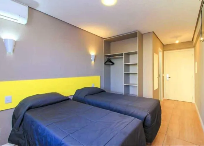 Hotel Coral Express próximo a Orla do Guaíba e Beira Rio Porto Alegre