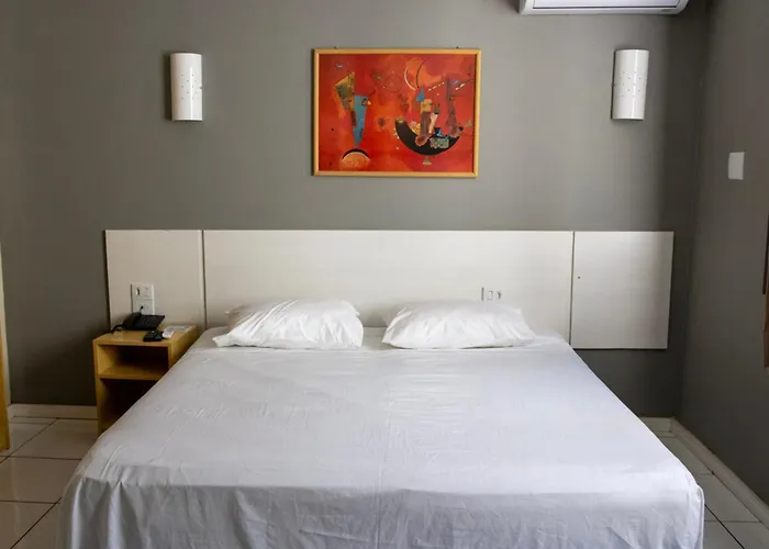 Coral Express próximo a Orla do Guaíba e Beira Rio Hotel Porto Alegre