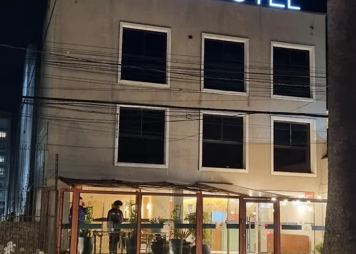 Hotel Coral Express próximo a Orla do Guaíba e Beira Rio 3*