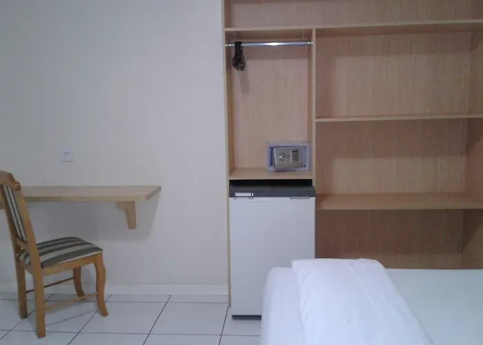 Coral Express próximo a Orla do Guaíba e Beira Rio Hotel Porto Alegre