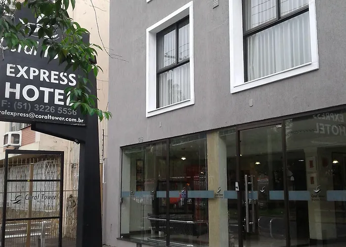 Hotel Coral Express próximo a Orla do Guaíba e Beira Rio 3*