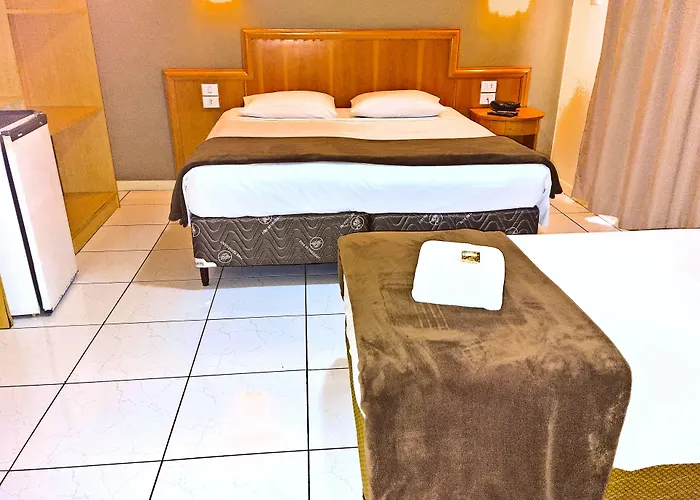 Coral Express próximo a Orla do Guaíba e Beira Rio Hotel 3*