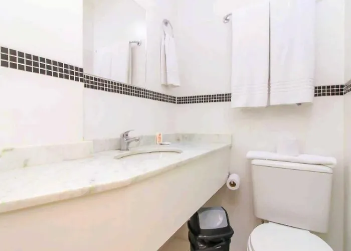 Coral Express próximo a Orla do Guaíba e Beira Rio Hotel