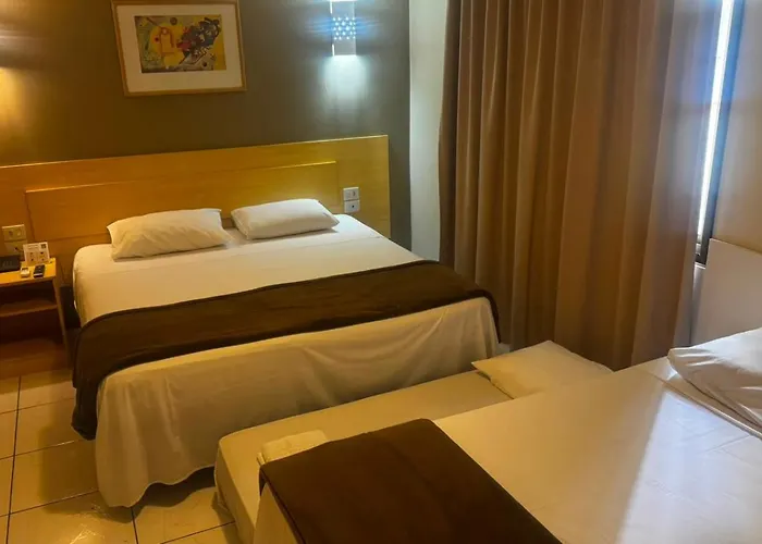 Coral Express próximo a Orla do Guaíba e Beira Rio Hotel 3*