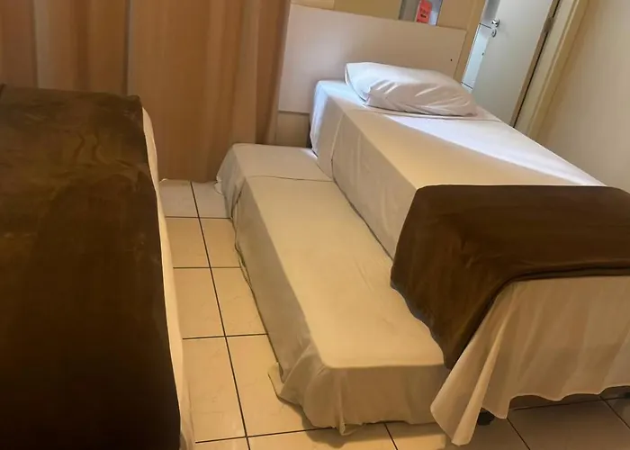 Coral Express próximo a Orla do Guaíba e Beira Rio Hotel Porto Alegre