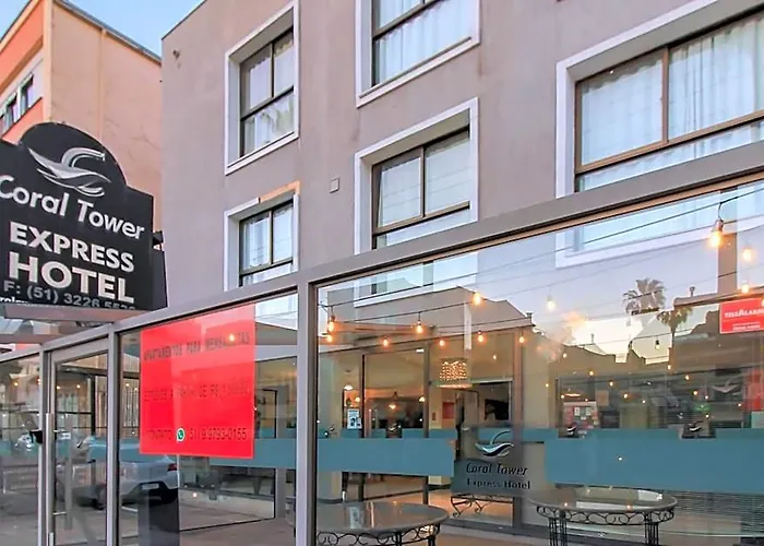 Hotel Coral Express próximo a Orla do Guaíba e Beira Rio